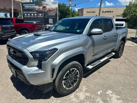 Toyota Tacoma TRD Sport 4x4 usado (2025) color Plata precio $900,000
