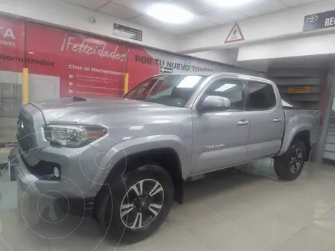 Toyota Tacoma TRD Sport usado (2019) color Plata financiado en mensualidades(enganche $118,800 mensualidades desde $11,720)
