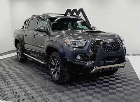 Toyota Tacoma TRD Sport usado (2018) color Gris precio $669,900