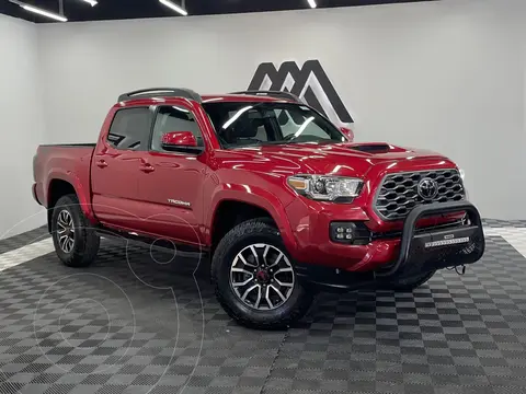 Toyota Tacoma Sport 4x2 usado (2021) color Rojo precio $679,900