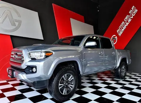 Toyota Tacoma TRD Sport usado (2017) color Plata precio $519,000