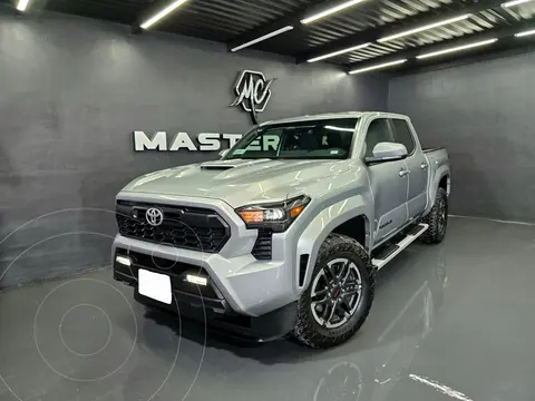 Toyota Tacoma TRD Sport 4x4 usado (2024) color Plata precio $1,049,000