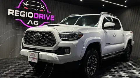 Toyota Tacoma Edicion Especial 4x4 usado (2023) color Blanco precio $819,900