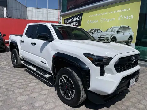 Toyota Tacoma TRD Sport 4x2 usado (2024) color Blanco precio $790,000
