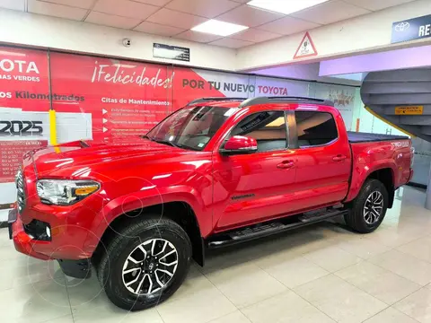 Toyota Tacoma Edicion Especial 4x4 usado (2023) color Rojo precio $737,000