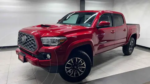 Toyota Tacoma Sport 4x4 usado (2021) color Rojo precio $590,000