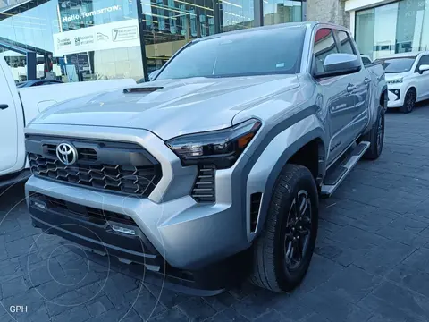 Toyota Tacoma TRD Sport 4x4 usado (2025) color plateado precio $908,000