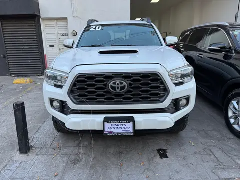 Toyota Tacoma Sport 4x4 usado (2020) color Blanco financiado en mensualidades(enganche $128,000 mensualidades desde $20,543)