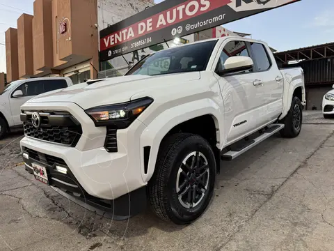 Toyota Tacoma TRD Sport 4x2 usado (2024) color Blanco precio $929,999