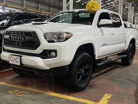 Toyota Tacoma TRD Sport 4x4 usado (2018) color Blanco financiado en mensualidades(enganche $172,350 mensualidades desde $18,384)