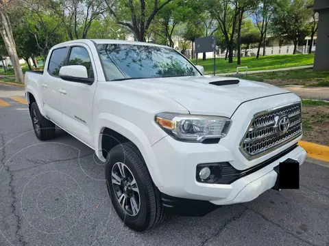 Toyota Tacoma TRD Sport usado (2017) color Blanco precio $458,000