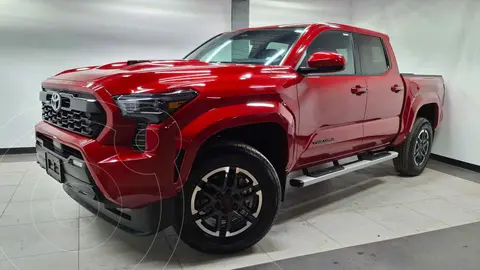 Toyota Tacoma TRD Sport 4x2 usado (2024) color Rojo precio $879,900