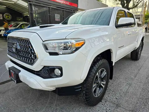 Toyota Tacoma TRD Sport 4x4 usado (2019) color Blanco financiado en mensualidades(enganche $190,468 mensualidades desde $11,841)