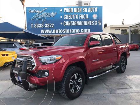 foto Toyota Tacoma TRD Sport usado (2016) color Vino Tinto precio $469,900