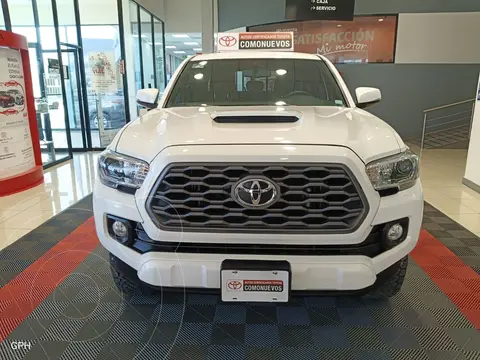 Toyota Tacoma Sport 4x2 usado (2023) color Blanco precio $715,000