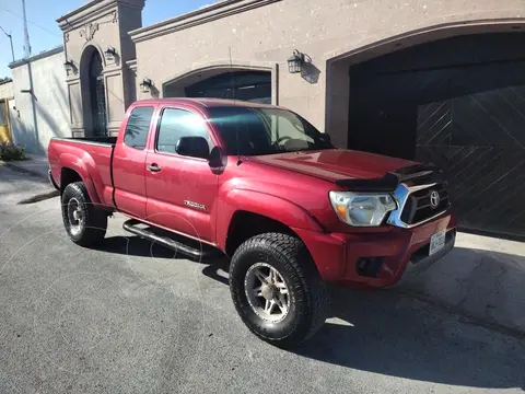 Toyota Tacoma SR 4x2 usado (2013) color Rojo precio $280,000