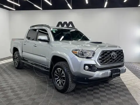 Toyota Tacoma Edicion Especial 4x4 usado (2023) color plateado precio $787,999
