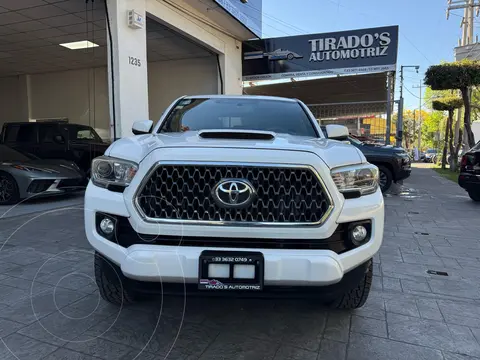 Toyota Tacoma TRD Sport 4x4 usado (2019) color Blanco precio $599,900