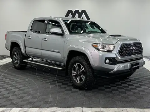 Toyota Tacoma TRD Sport 4x4 usado (2019) color plateado precio $539,999