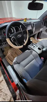 Toyota Tacoma TRD Sport 4x4 usado (2014) color Rojo precio $400,000
