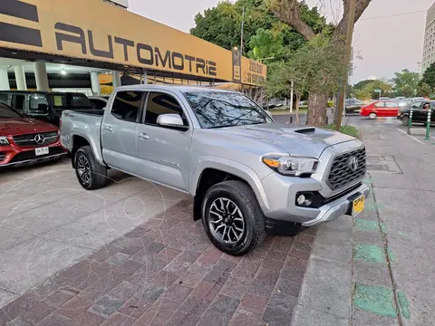 Toyota Tacoma TRD Sport 4x2 usado (2023) color Grafito precio $685,000