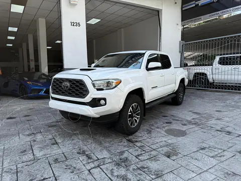 Toyota Tacoma TRD Sport 4x4 usado (2020) color Blanco financiado en mensualidades(enganche $126,000 mensualidades desde $19,354)