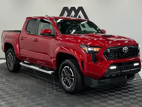 Toyota Tacoma TRD Sport 4x4 usado (2024) color Rojo precio $894,999