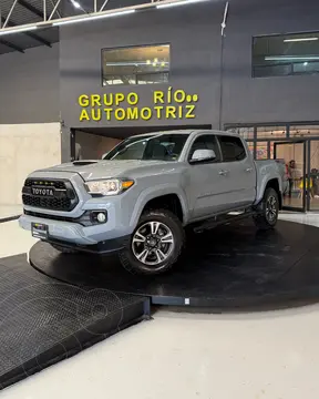 Toyota Tacoma TRD Sport 4x4 usado (2019) color Gris financiado en mensualidades(enganche $68,478 mensualidades desde $14,437)