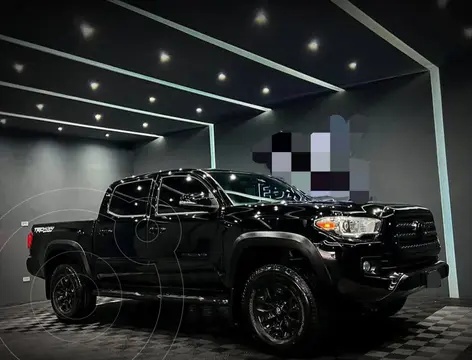 Toyota Tacoma TRD Sport 4x4 usado (2017) color Negro precio $299,999