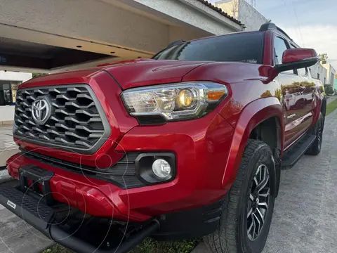 Toyota Tacoma Sport 4x2 usado (2023) color Rojo precio $688,000
