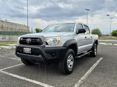 Toyota Tacoma SR 4x2 usado (2013) color Plata precio $380,000
