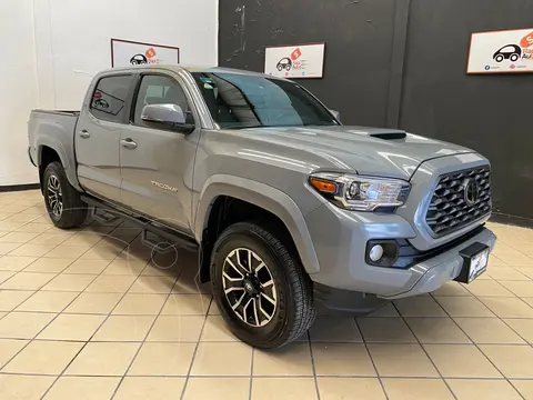 Toyota Tacoma TRD Sport usado (2021) color Gris precio $672,000