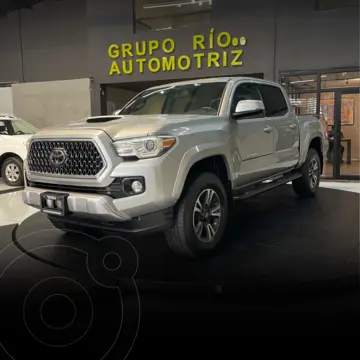 Toyota Tacoma TRD Sport 4x4 usado (2018) color plateado precio $539,000