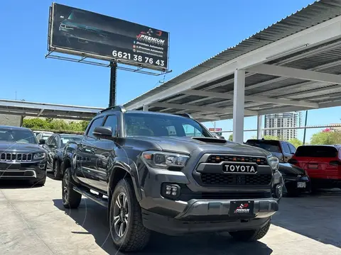 Toyota Tacoma TRD Sport 4x4 usado (2017) color Gris precio $518,000