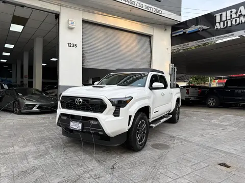 Toyota Tacoma TRD Sport 4x4 usado (2025) color Blanco precio $1,047,000
