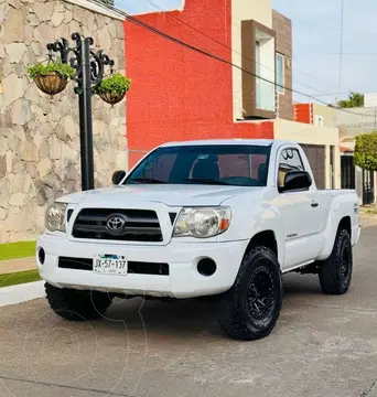 Toyota Tacoma SR 4x2 usado (2007) color Blanco precio $244,999