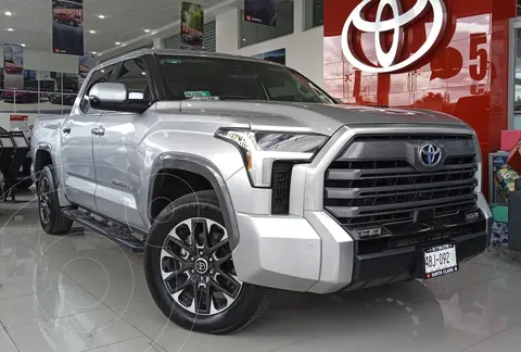 Toyota Tundra Limited usado (2024) color plateado precio $1,290,000