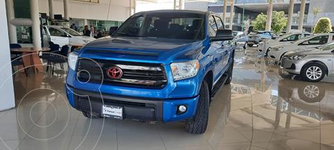 Toyota Tundra 5.7L SR5 4x2 usado (2016) color Azul precio $625,000