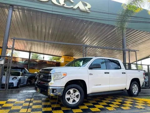 Toyota Tundra 5.7L SR5 4x2 usado (2015) color Blanco precio $399,000
