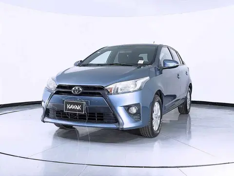 Toyota Yaris R LE Aut usado (2017) color Azul precio $249,999