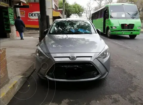 Toyota Yaris R XLE Aut usado (2016) color Gris precio $150,000