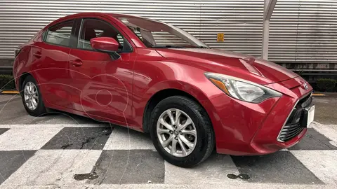 Toyota Yaris R LE usado (2016) color Rojo precio $205,000