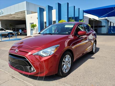 Toyota Yaris R XLE AT usado (2017) color Rojo precio $220,000