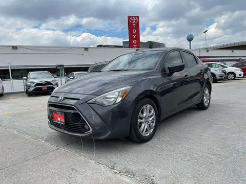 Toyota Yaris R XLE Aut usado (2018) color Gris precio $289,000