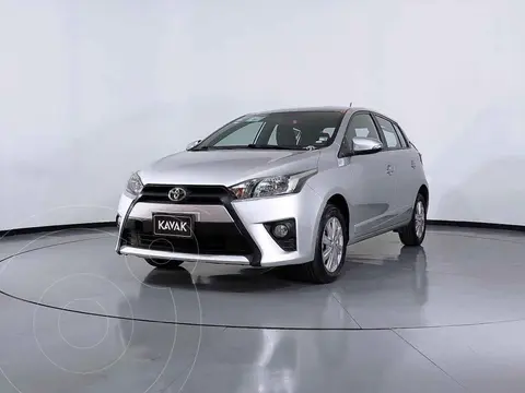 Toyota Yaris R LE Aut usado (2017) color Negro precio $246,999
