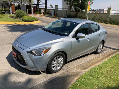 Toyota Yaris R XLE Aut usado (2018) color Plata financiado en mensualidades(enganche $63,225 mensualidades desde $7,177)
