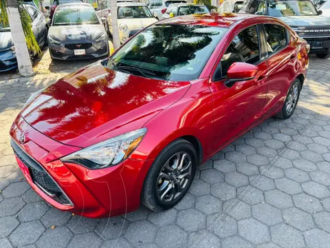 Toyota Yaris R XLE Aut usado (2019) color Rojo financiado en mensualidades(enganche $71,756 mensualidades desde $6,374)