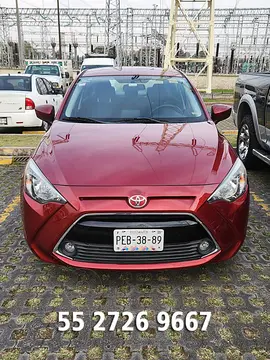 Toyota Yaris R LE Aut usado (2018) color Rojo precio $250,000