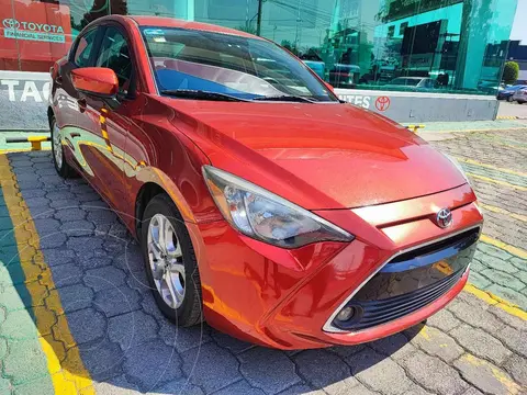 Toyota Yaris R XLE Aut usado (2016) color Rojo financiado en mensualidades(enganche $60,000 mensualidades desde $4,425)