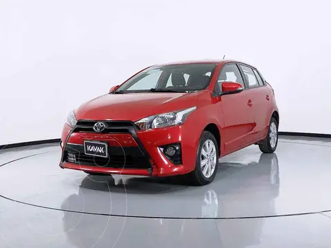 Toyota Yaris R LE Aut usado (2017) color Rojo precio $247,999